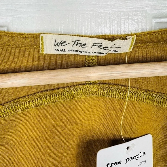 We the Free People Scoop Neck Ruched Side T-Shirt Size S Casual in Lush Lime - Picture 7 of 10